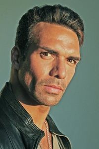 Darren Shahlavi