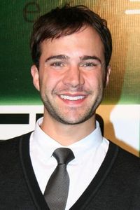 Gil McKinney